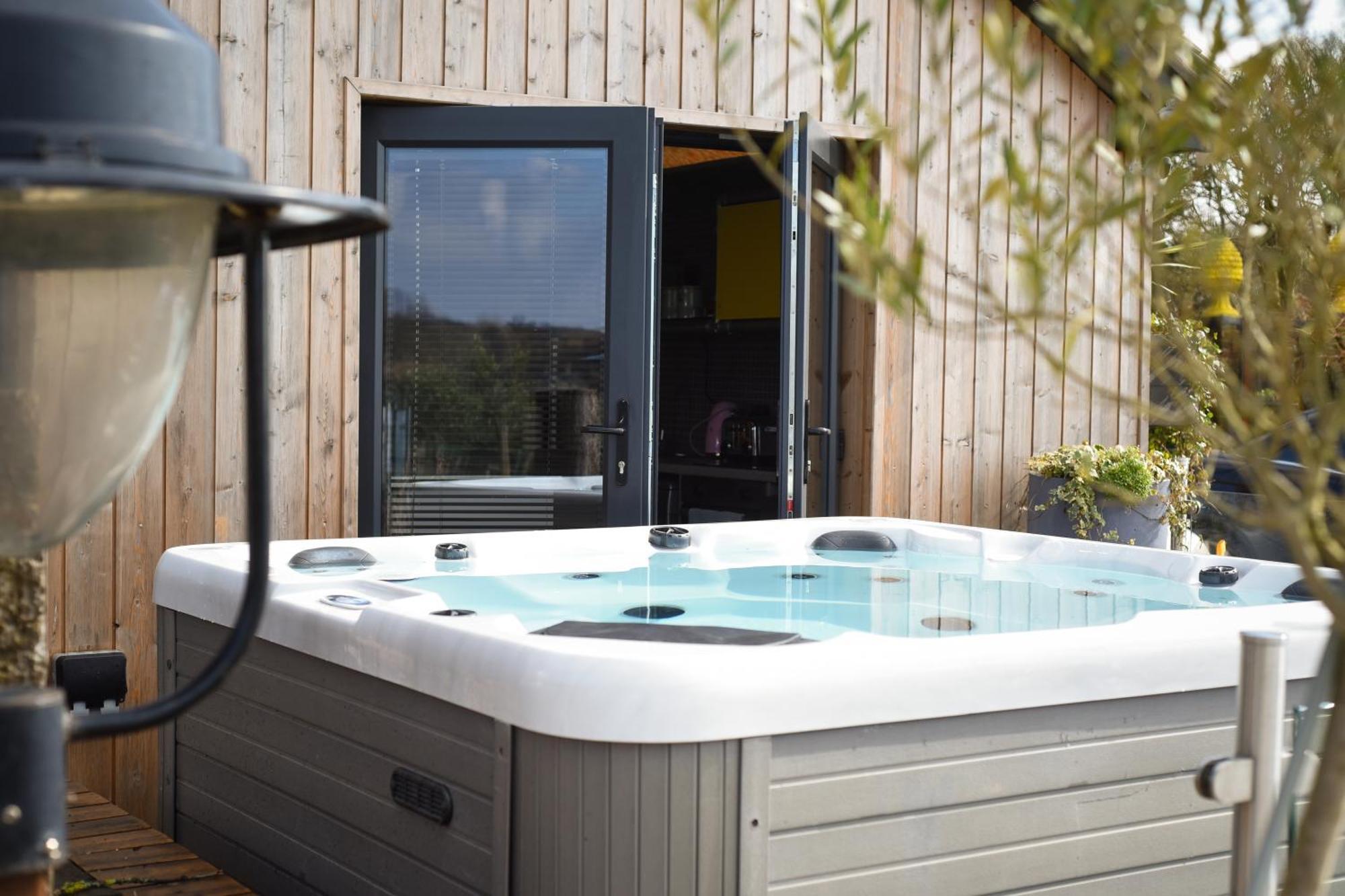 Air Maison - The Cow Shed Wow Factor Countryside Retreat Westbourne  Exterior photo